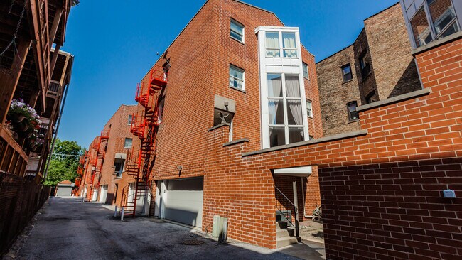 Building Photo - 5510 S Cornell Ave