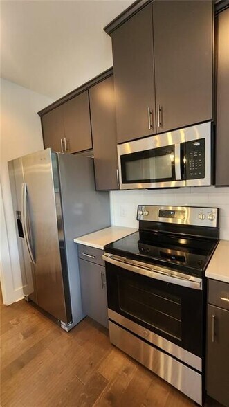 Building Photo - 300 Auburn Valley Wy