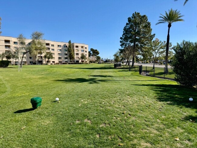 Building Photo - Amazing 2 Bedroom/2 Bath Condo!  Top Level Corner Unit with Spectacular Amenities!