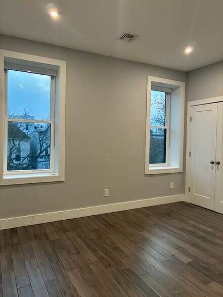 Bedroom #1 - 100 Oak St