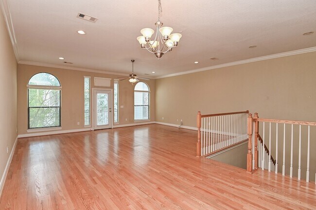 Building Photo - 2905 Leeland St