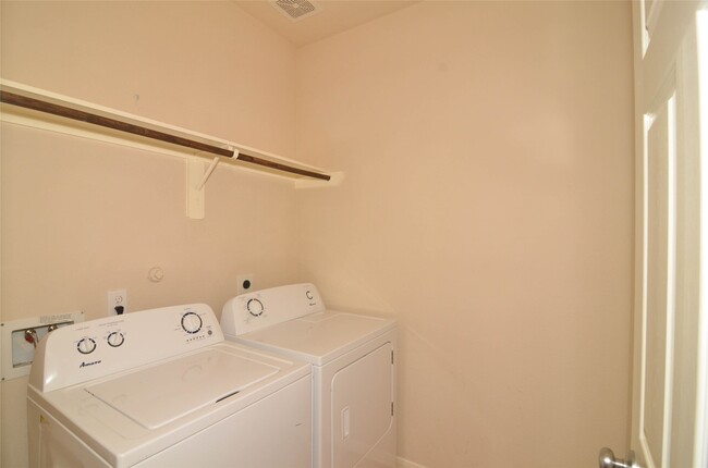 Building Photo - 4042 Tuscan Shores Dr