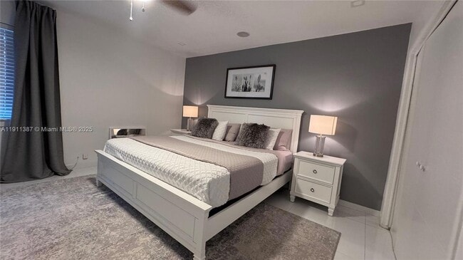 Building Photo - 1332 Van Buren St