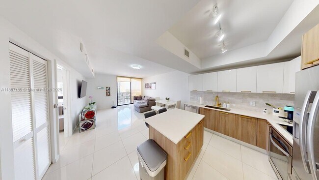 Building Photo - 5300 Paseo Blvd