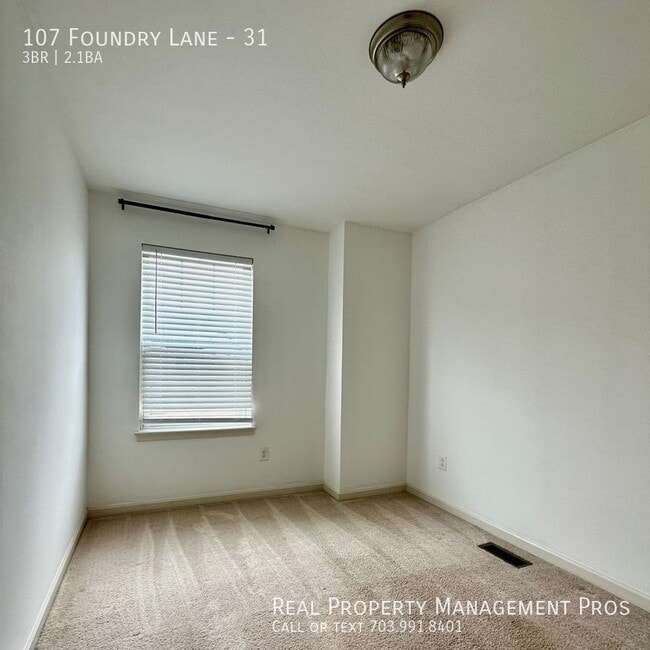 Building Photo - 107 Foundry Ln