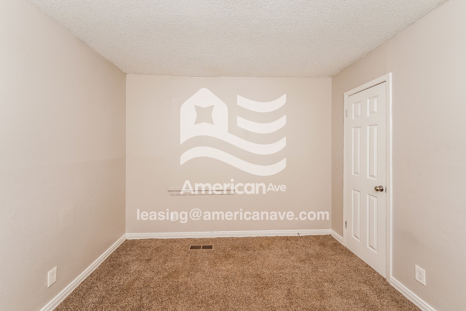 Building Photo - 820 Vanderbilt St