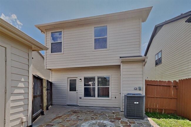 Building Photo - 6211 Gillian Park Dr