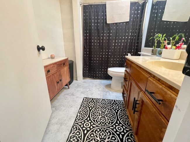 Building Photo - 258 Mountain View Dr