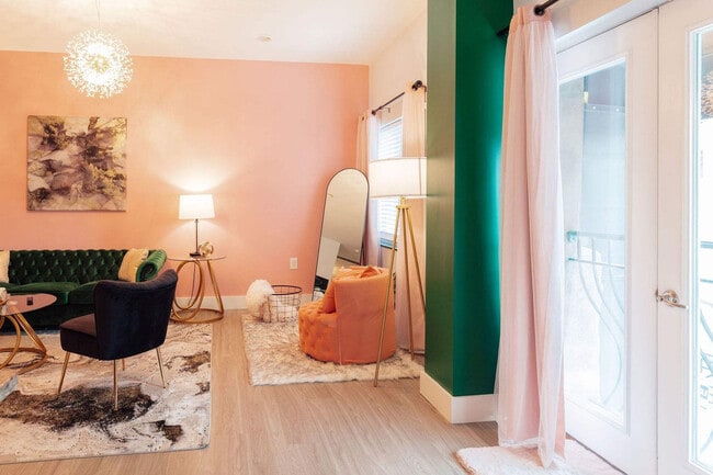 Building Photo - 202 E Main St