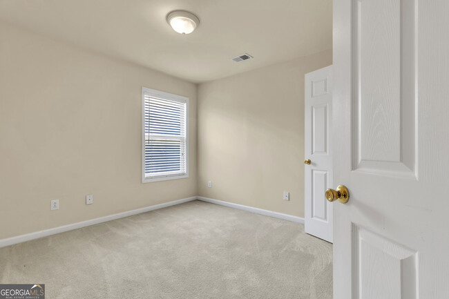 Building Photo - 3000 Highgreen Trail