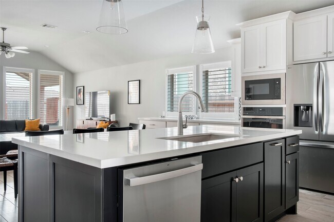 Building Photo - 30142 Gold Finch Pl