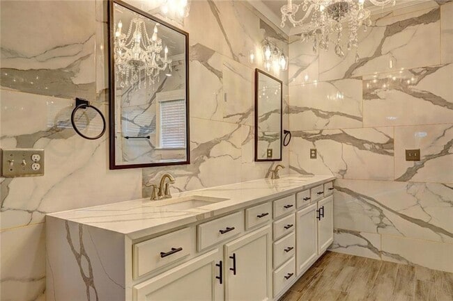 Building Photo - 4527 Bridgeway Rd