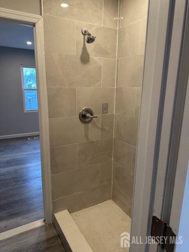 Building Photo - 690 State St