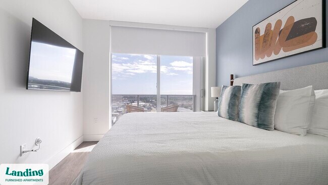 Building Photo - 1950 Mayfair St