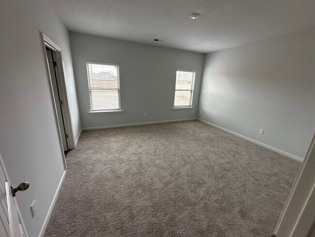 Building Photo - 90 GREEK FALL Dr