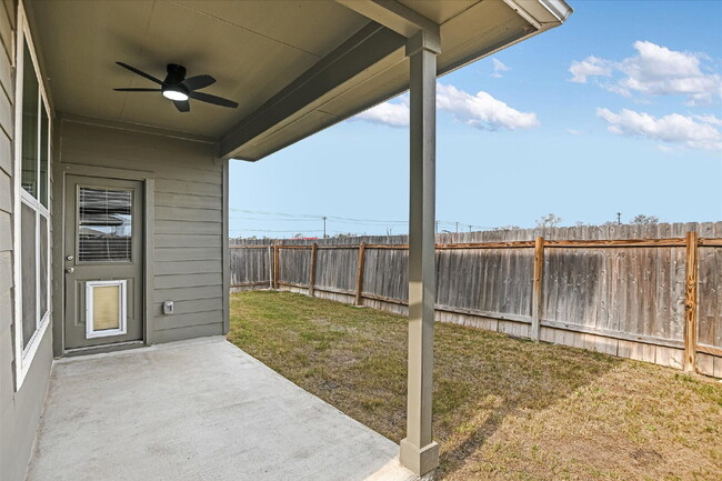 Building Photo - "Spacious 4-Bed, 3-Bath Manor Gem on Meachum Lane - 2487 Sq Ft of Comfort!"