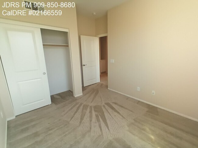 Building Photo - Upland 3 Bedroom Condo