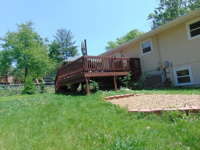 Building Photo - Nice 3 Bed 3 Bath House In University Park...