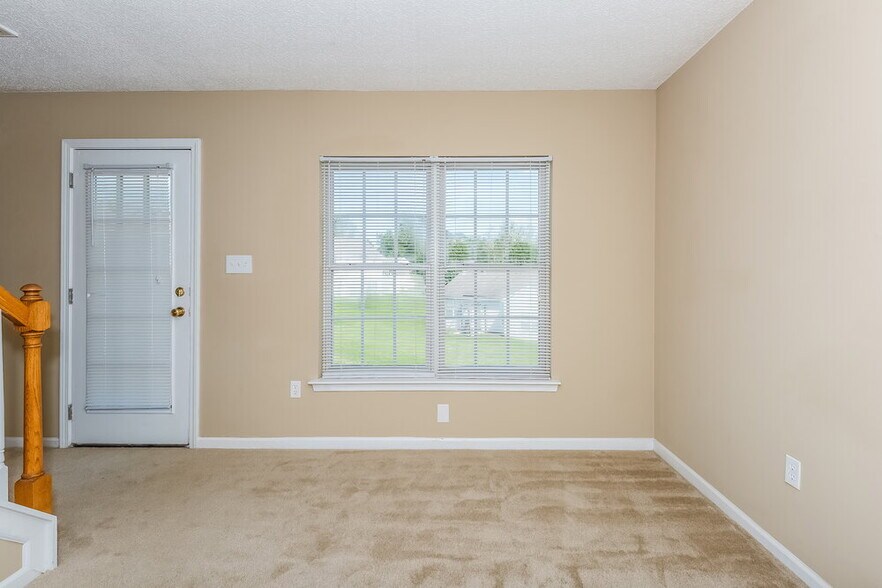 Building Photo - 2703 Cloven Pl