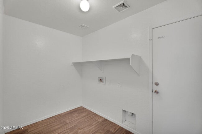 Building Photo - 31362 N Blackfoot Dr