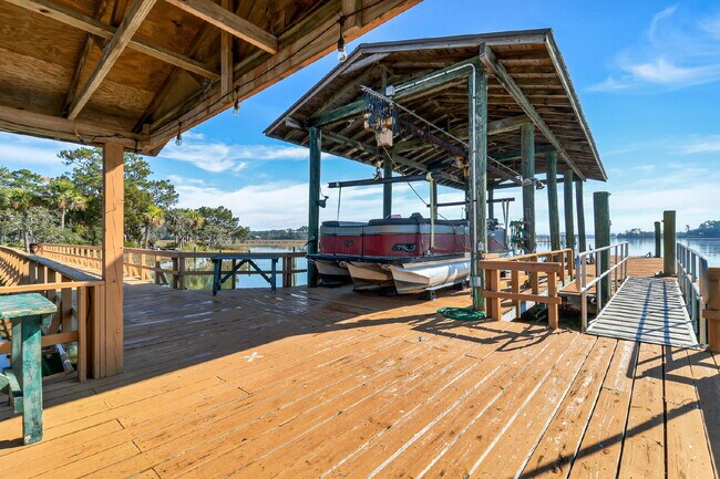 Building Photo - Private, Low Country Residence for Rent!
