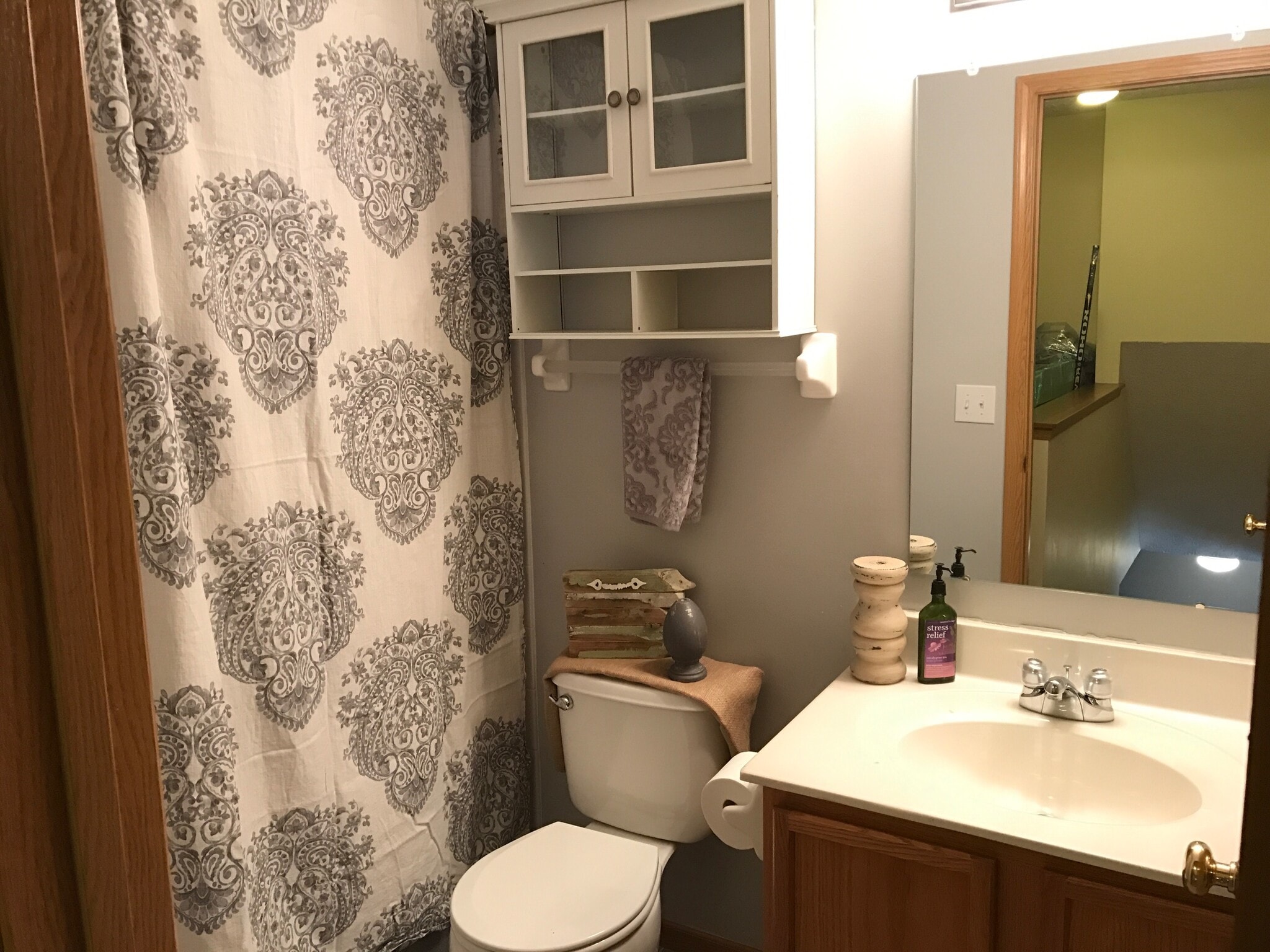 Full bath with tub upstairs - 122 Shay St