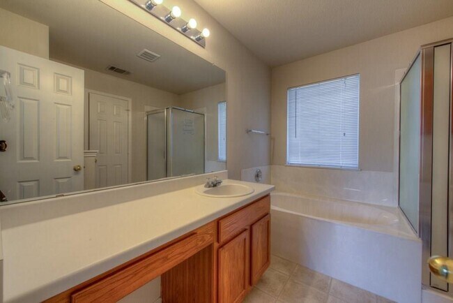 Building Photo - 1610 Vera Way