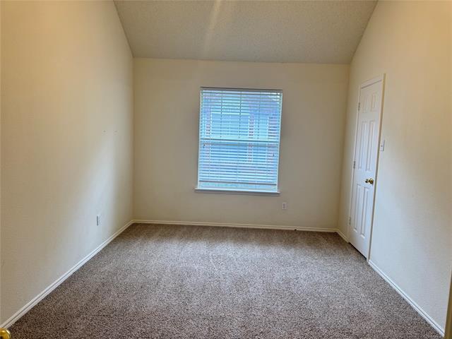 Building Photo - 9814 Honeysuckle Dr