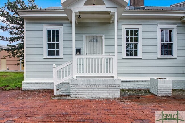 Primary Photo - 310 W Henry St