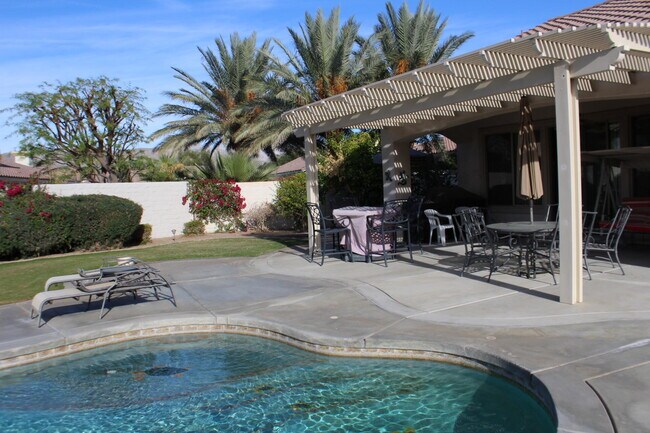 Building Photo - 40433 Corte San Carlos