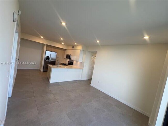 Building Photo - 16395 Biscayne Blvd