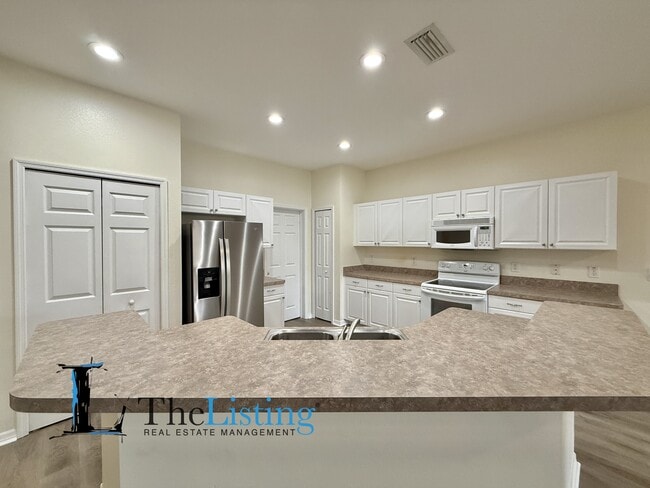 Building Photo - 4052 Alan Dr