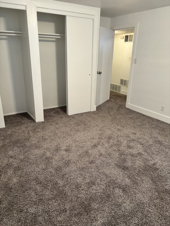 Building Photo - 672 S 3000 W