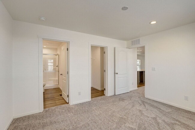 Building Photo - 10 Vandalay St