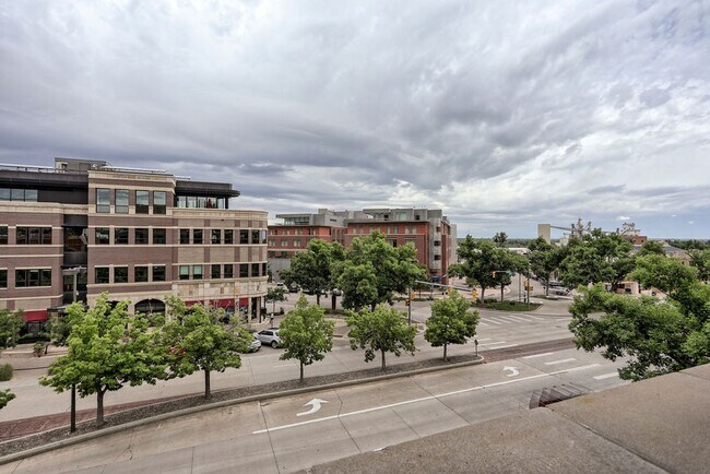 Building Photo - 221 E Mountain Ave