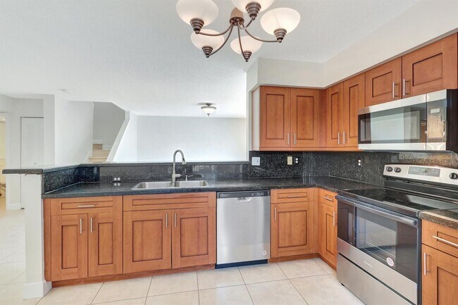 Building Photo - Spacious 3BR/2.5BA in Gated Milano Community