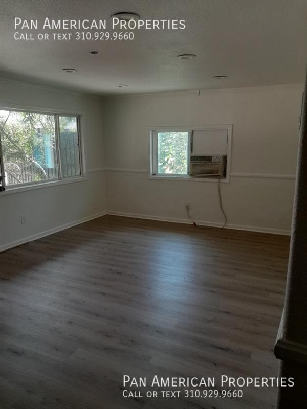 Building Photo - 1837 Mayflower Ave