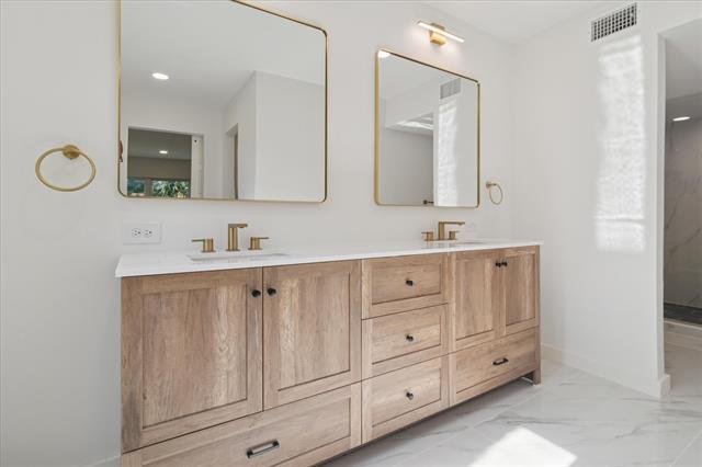 Building Photo - 15712 Terrace Lawn Cir