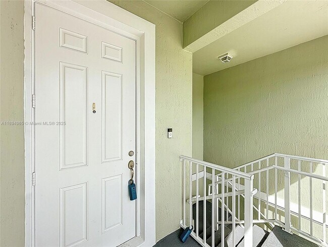 Building Photo - 2935 SE 1st Dr