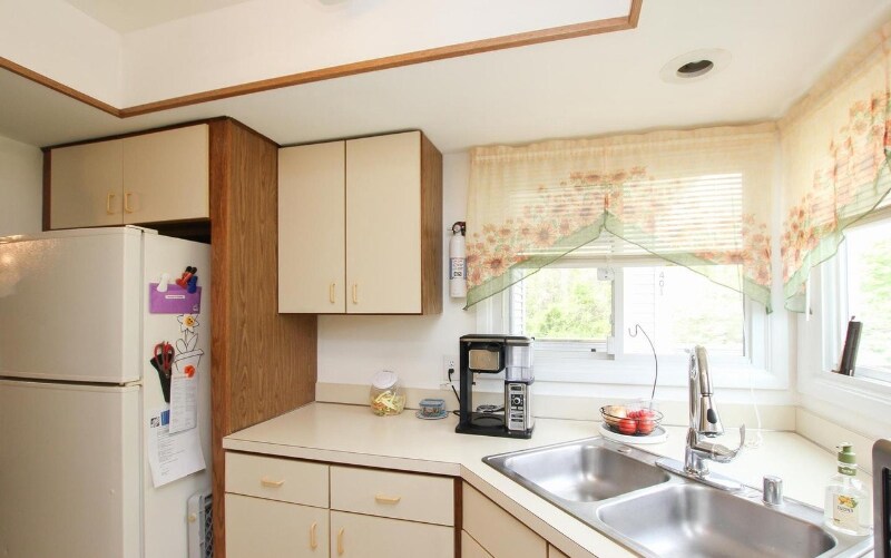 Building Photo - 401 Margit Ct