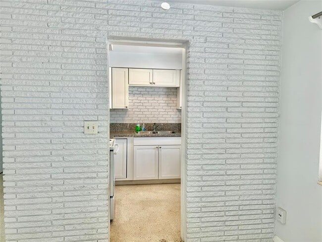 Building Photo - 4307 Sea Grape Dr