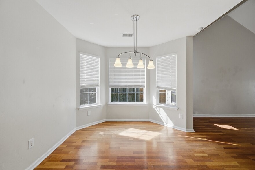 Building Photo - 306 Gauntlet Way