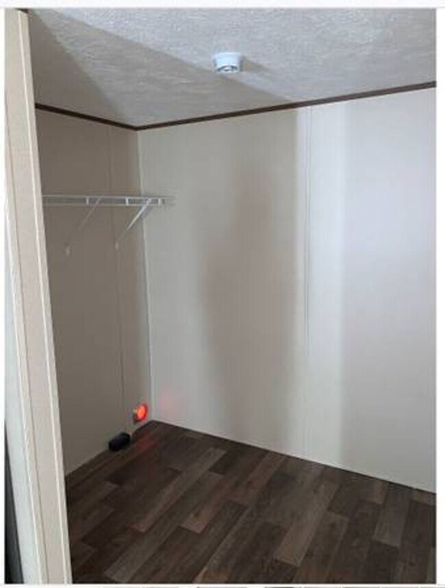 Building Photo - 2 BD/2 BA Trailer Home $1450 Pet Friendly and Students Welcome with Co-Signers