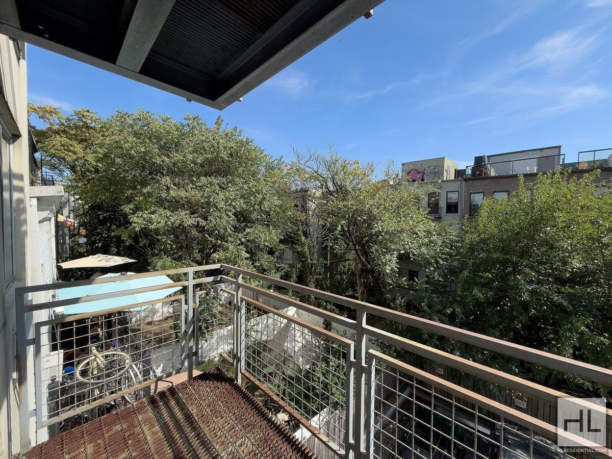 Building Photo - STANHOPE STREET / Sunlit Bushwick 2-Bed (F...