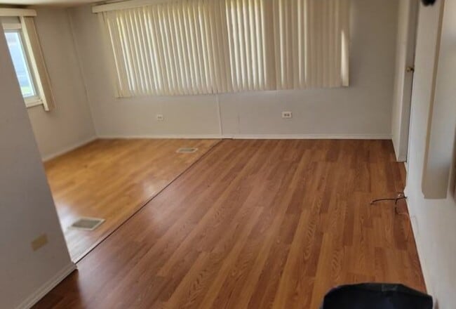 Building Photo - 14 Middleton Ct