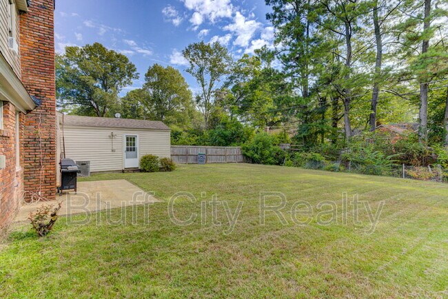 Building Photo - 1620 Sterling Dr