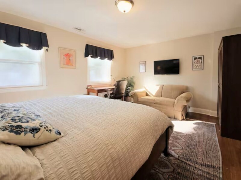 Building Photo - 9605 Singleton Dr