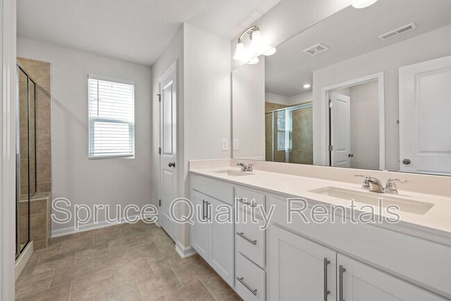 Building Photo - 1011 Red Wing Dr