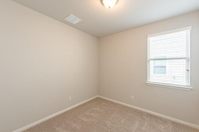 Building Photo - 12411 Zenyatta Dr