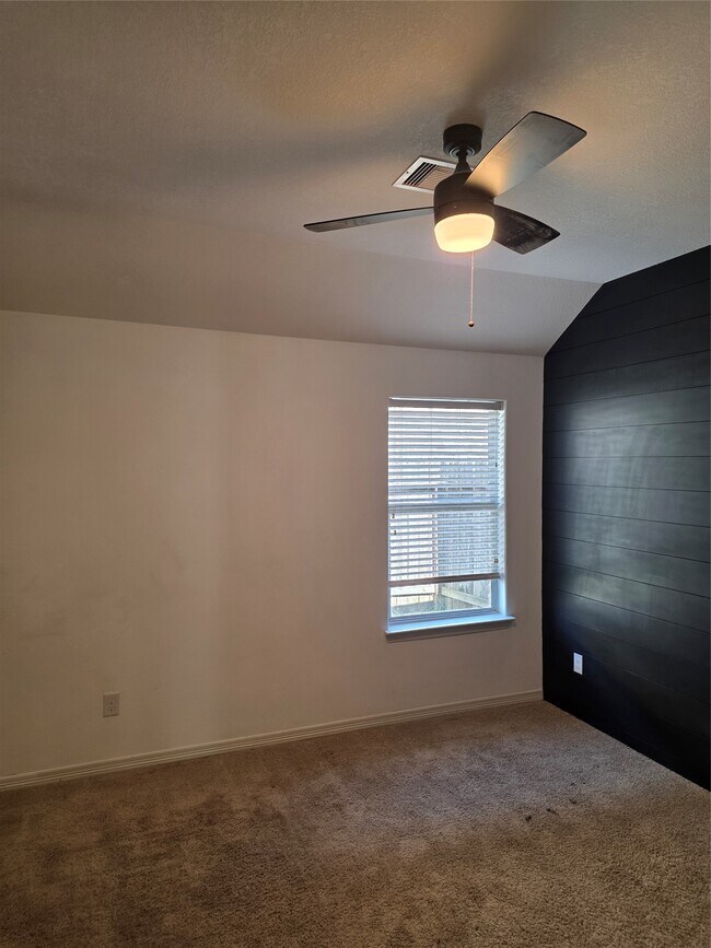 Building Photo - 6216 N Fawnlake Dr